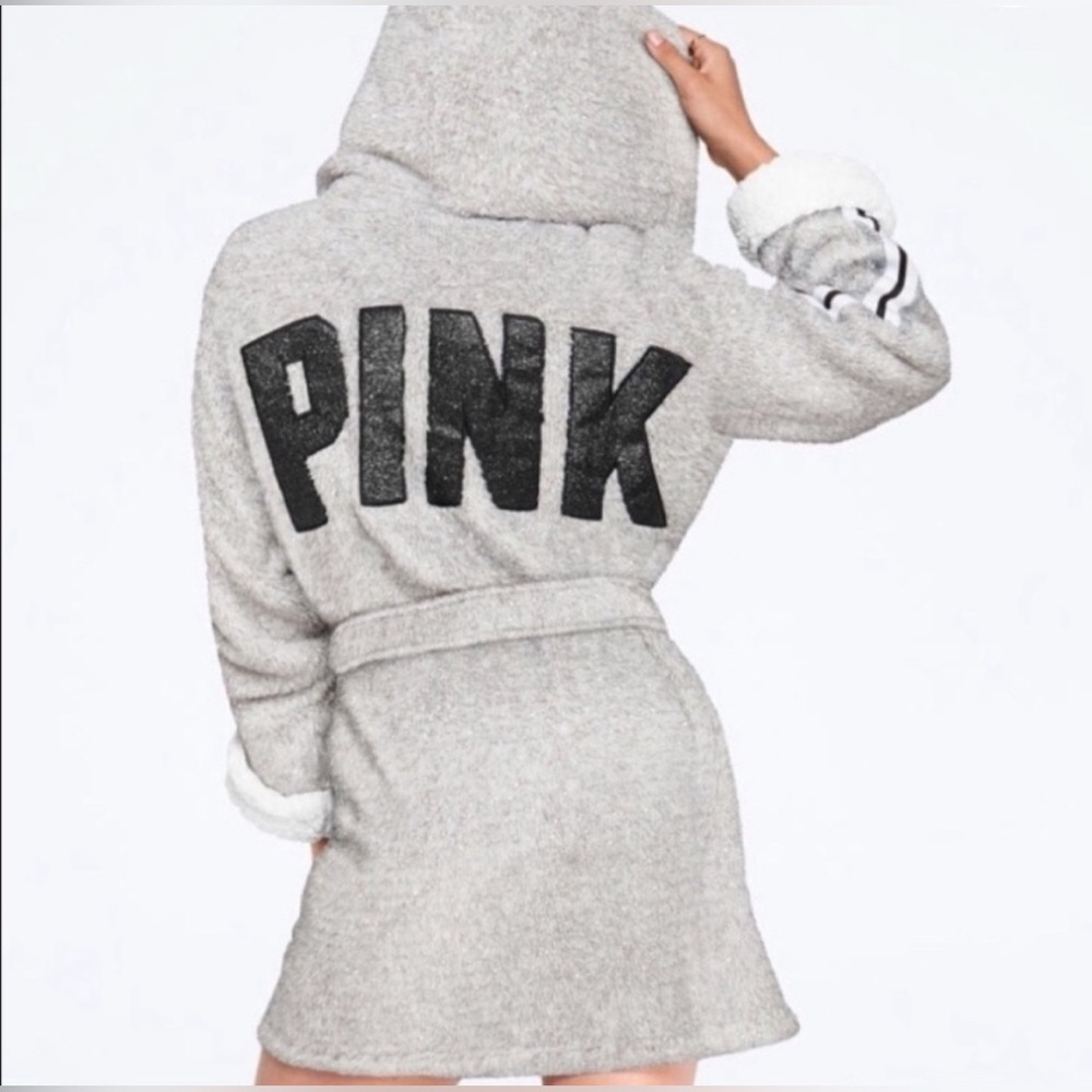 Victoria's Secret PINK Hooded Sherpa lined plush Robe -Grey/Silver/Black Sz M/L